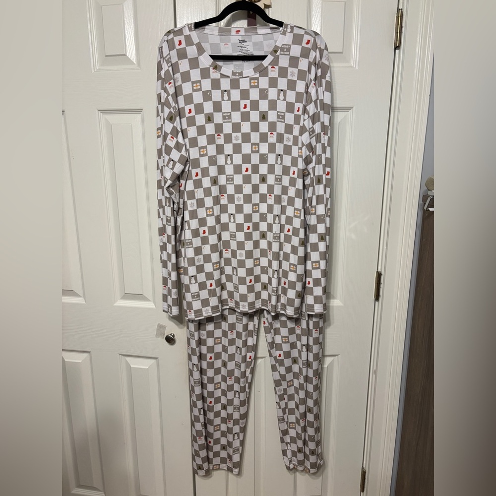 Dream Big Little Merry & Bright Christmas Pajama Set